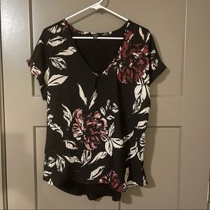 Black Floral Print V-Neck Lightweight Top Size M